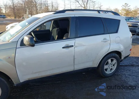 2008 Mitsubishi Outlander Es z USA, uszkodzony, nr VIN JA4LT21W08Z006224